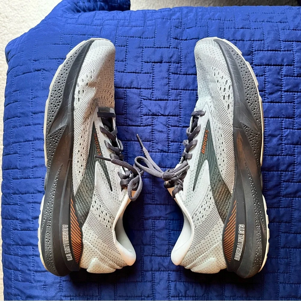 Brooks Adrenaline GTS 24 women’s running shoes size 9.5 wide - Picture 2 of 8